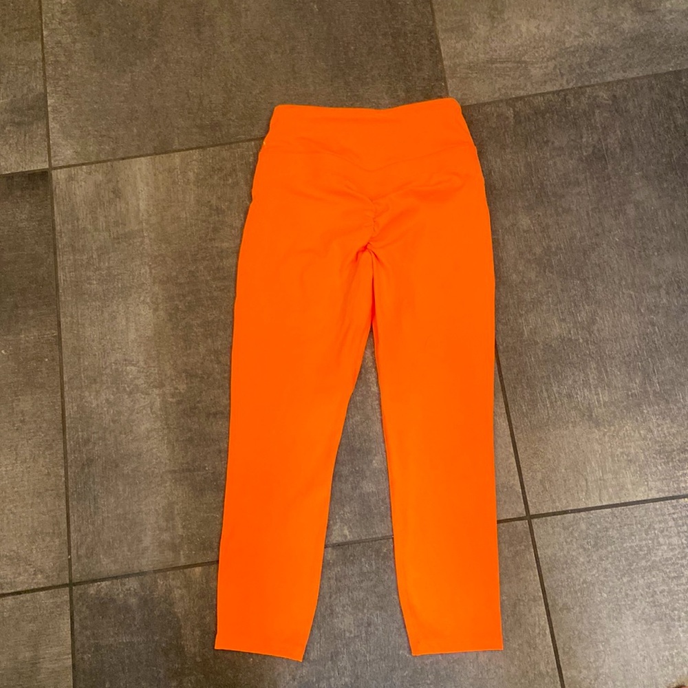 Firm Ab Capri Leggings - Picture 4 of 5